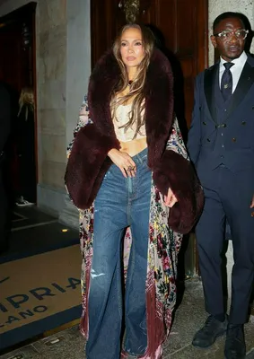 "Close-up of Jennifer Lopez's robe at Milan Fashion Week"