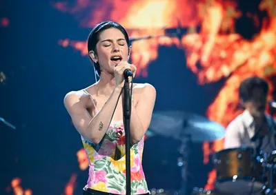 Gracie Abrams during her appearance on Jimmy Fallon.
