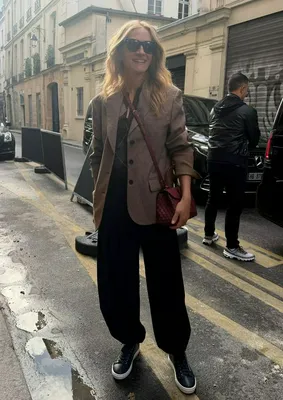 Julia Roberts balloon pants blazer Paris