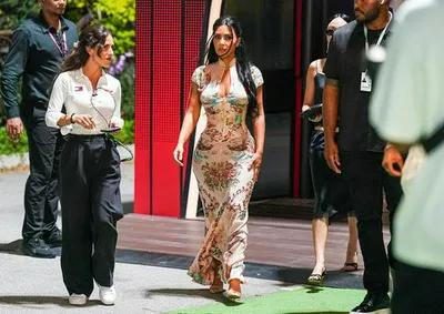 "Kim Kardashian in a stunning outfit at the Formula 1 Singapore Grand Prix"