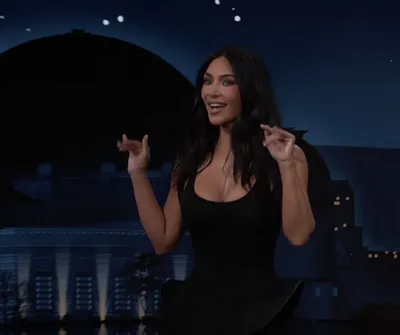 "Screenshot showing Kim Kardashian on the red carpet"