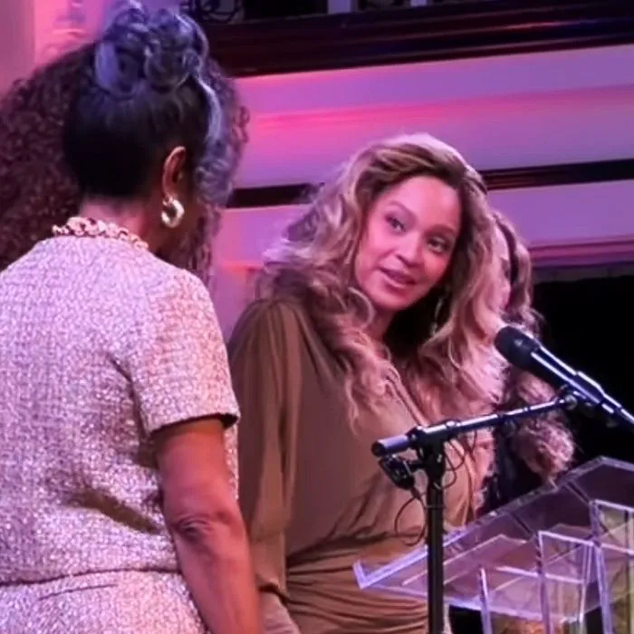 Beyoncé with blonde hair at a Houston event
