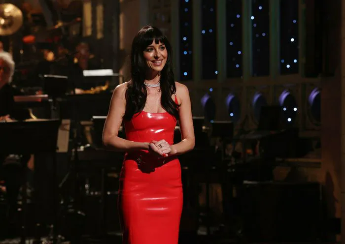 Dakota Johnson SNL