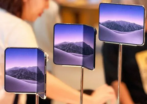 "Apple iPhone Duo"