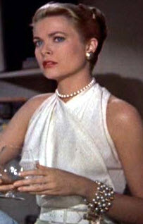 5 Grace Kelly Accessories in Rear Window - On the Trip Side